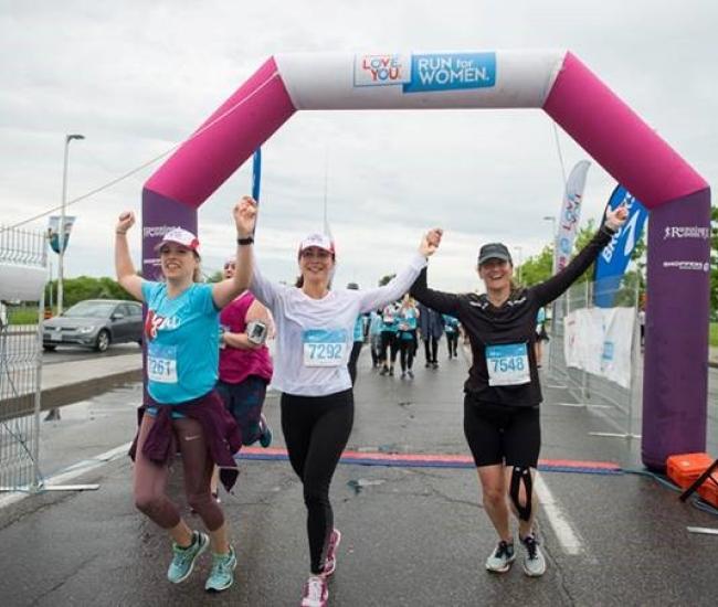 Run for Women participants at finish line