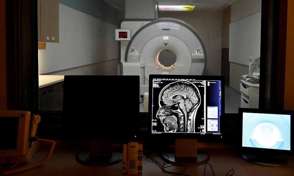 Brain Imaging Machine and scan